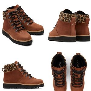 Toms Women’s waterproof boots new with tags